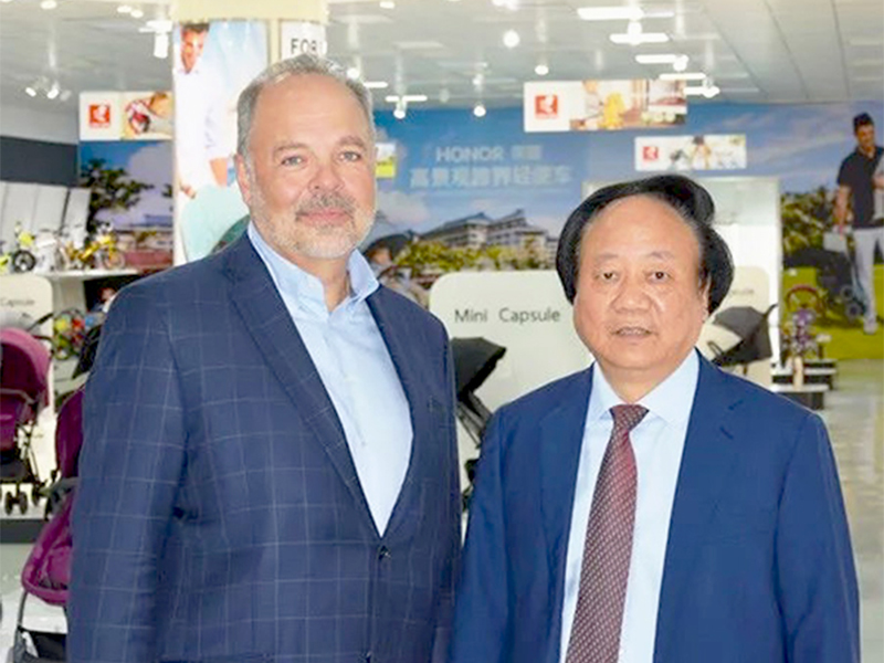 President and CEO of the American Toy Industry Association visited the Little Dinosaur Group