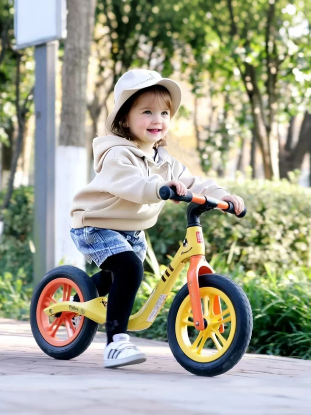 Whizbebe Huizhi Children's balance bike no pedal scooter for children 2-5 years old baby sliding scooter little bee